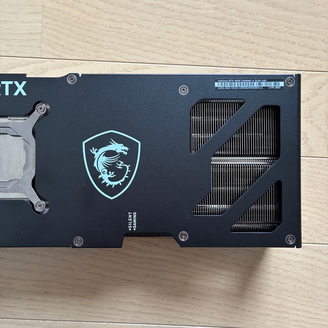 MSI RTX 4090 ヒートシンク　3連　ファン　バックプレート　LED