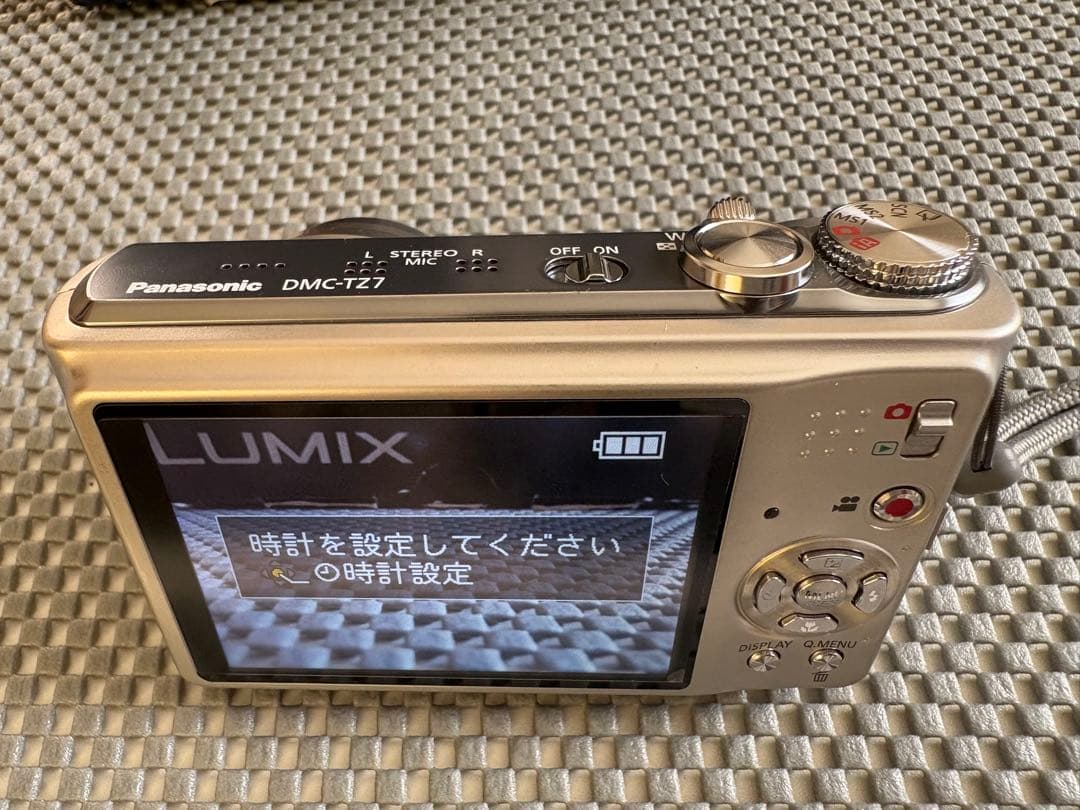 【美品】パナソニック デジタルカメラ LUMIX DMC-TZ7-S シルバー