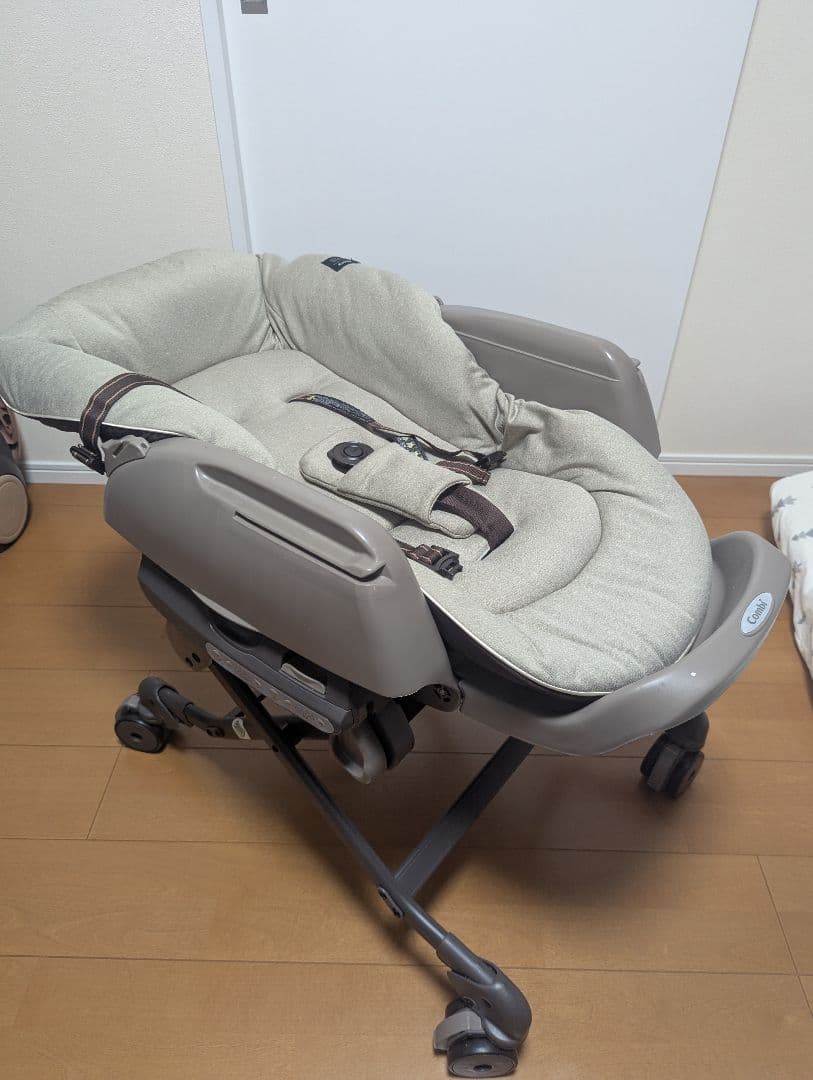 コンビ ホワイトレーベル ネムリラ AUTO SWING オートスイング