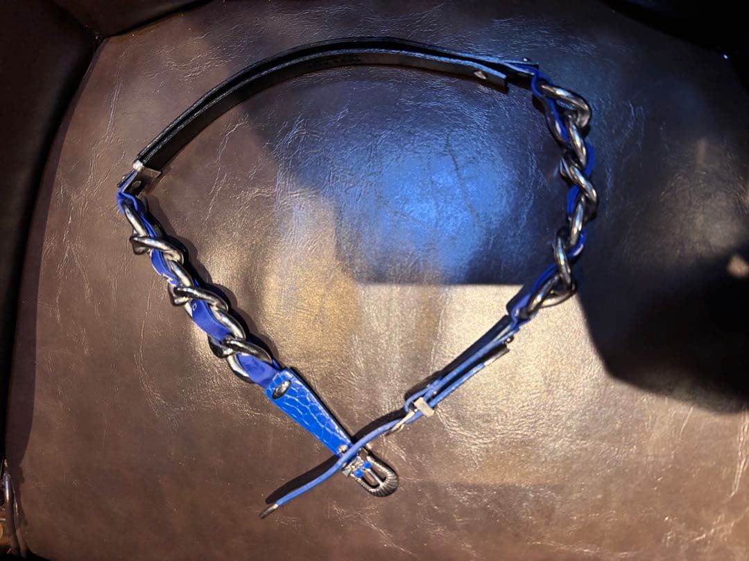 TOGA PULLA チェーンベルト　ブルー