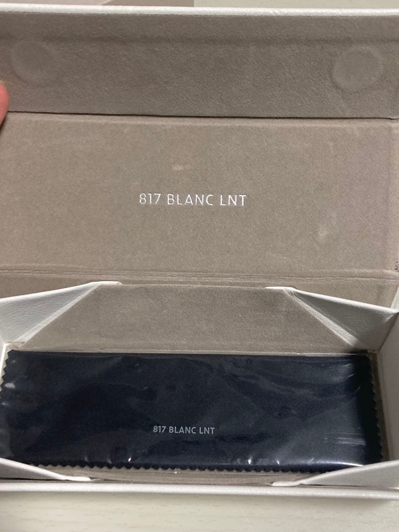 817 blanc lnt サングラス