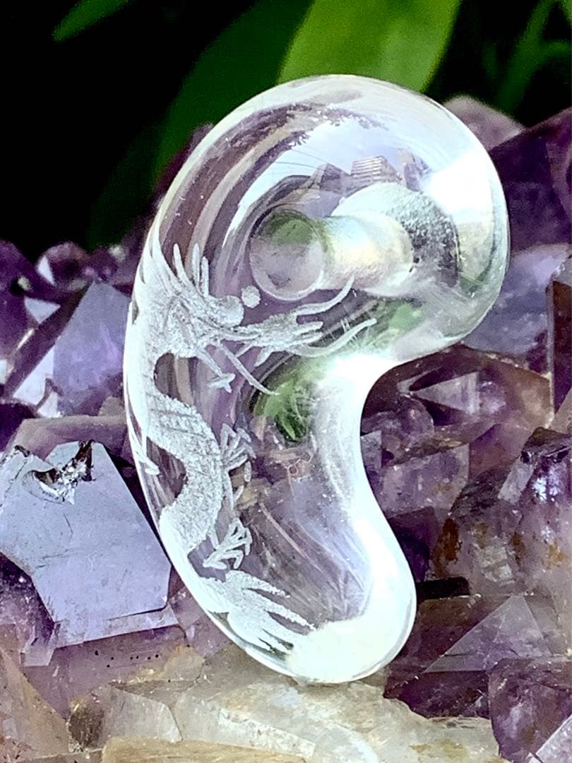 ✳　【 彫り師*秀峯作雲龍彫り ]乙女水晶勾玉　限定数量*極上縁起勾玉 本物保証