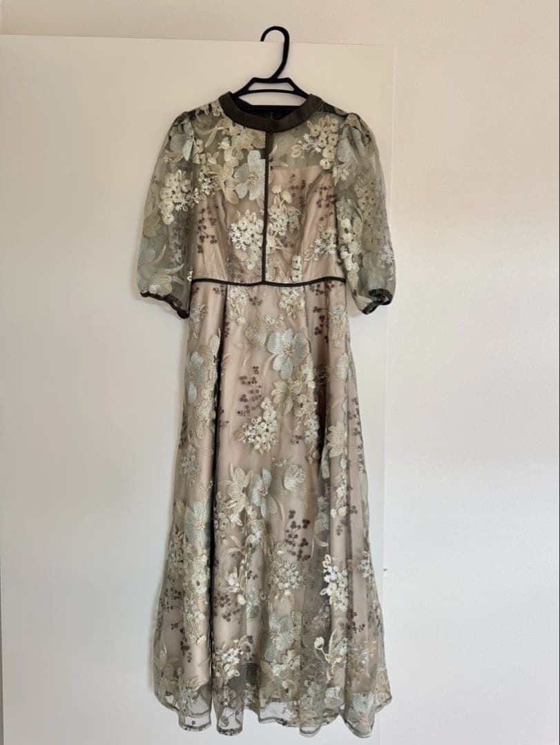 フラワーエンブロイダリードレス　花柄刺繍パーティードレス Mサイズ グリーン