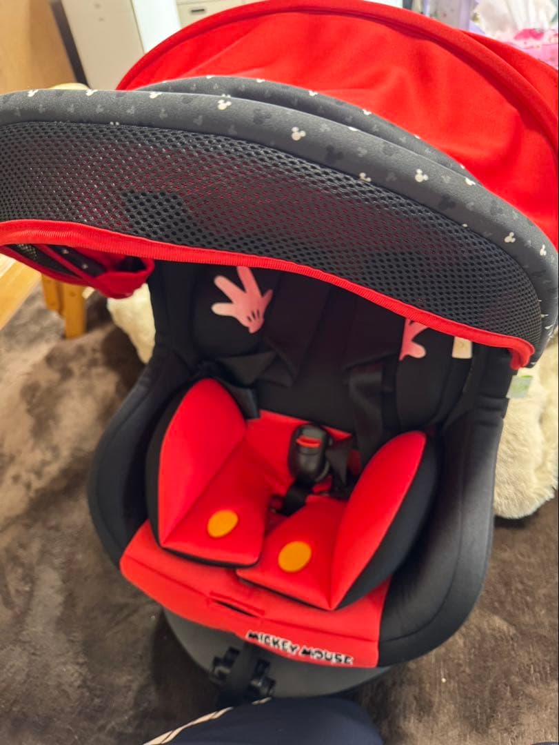 美品　ミッキーマウス　チャイルドシート　西松屋