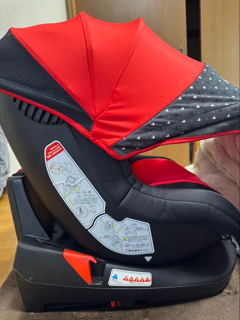 美品　ミッキーマウス　チャイルドシート　西松屋