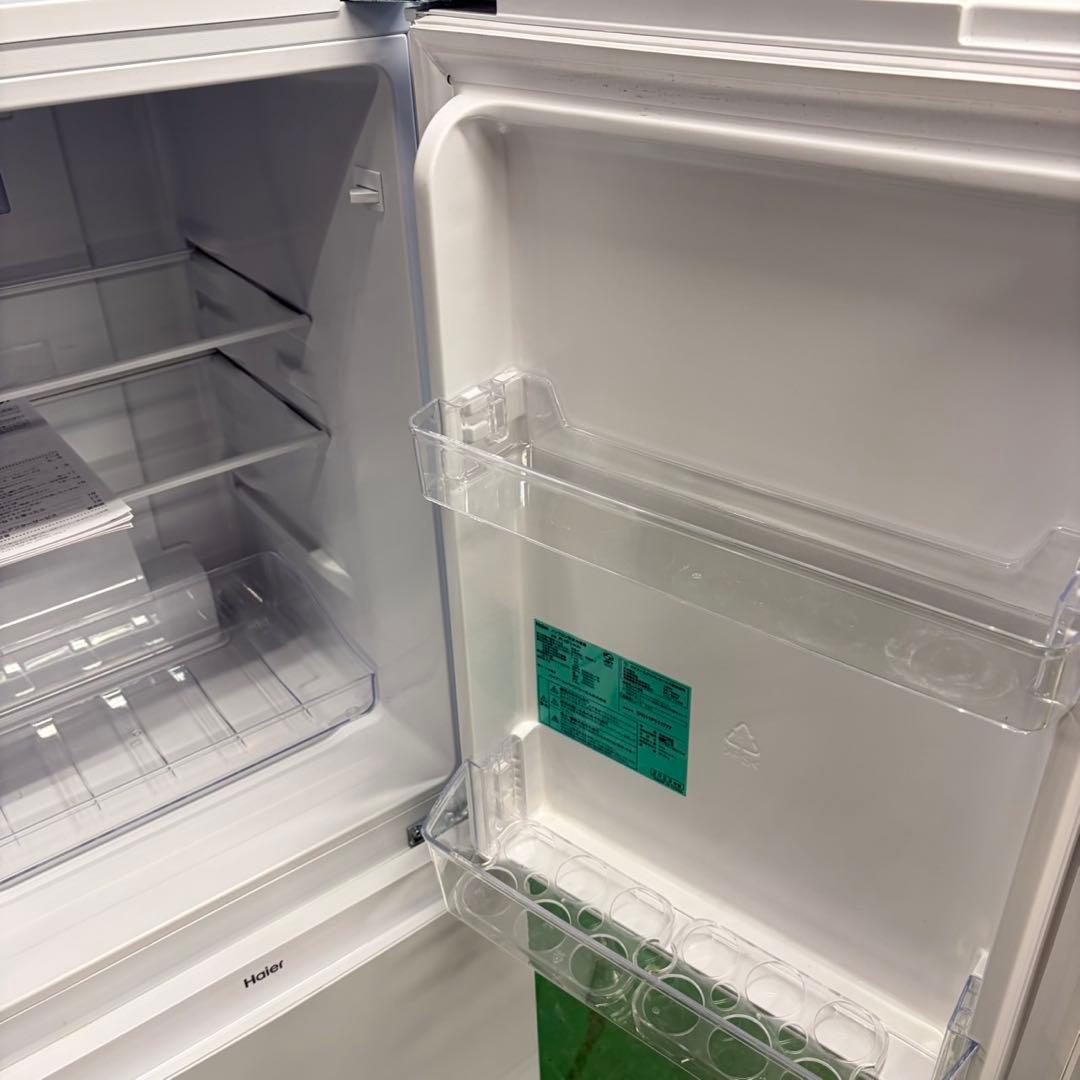 637 ホワイトカラー　2023年製　冷蔵庫　100L強　小型　一人暮らし 美品