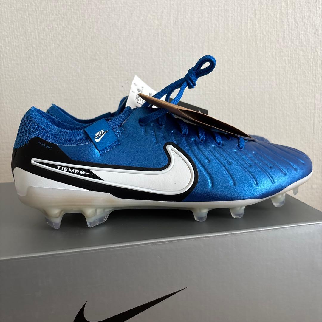 25　ナイキ　サッカー　スパイク　ティエンポ レジェンド 10　DV4328