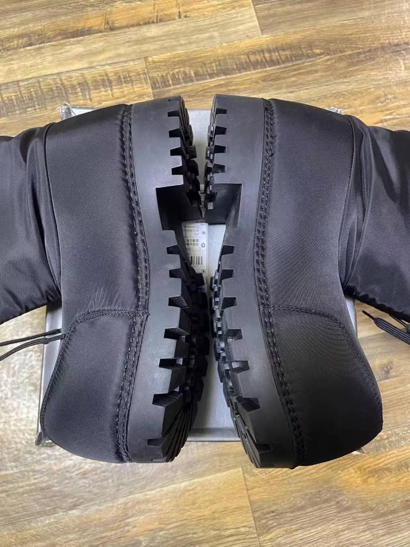 BALENCIAGA FW24 SKIWEARコレクション