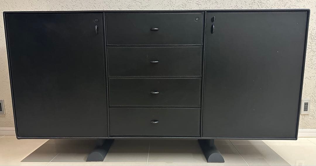 レザー/サイドボード