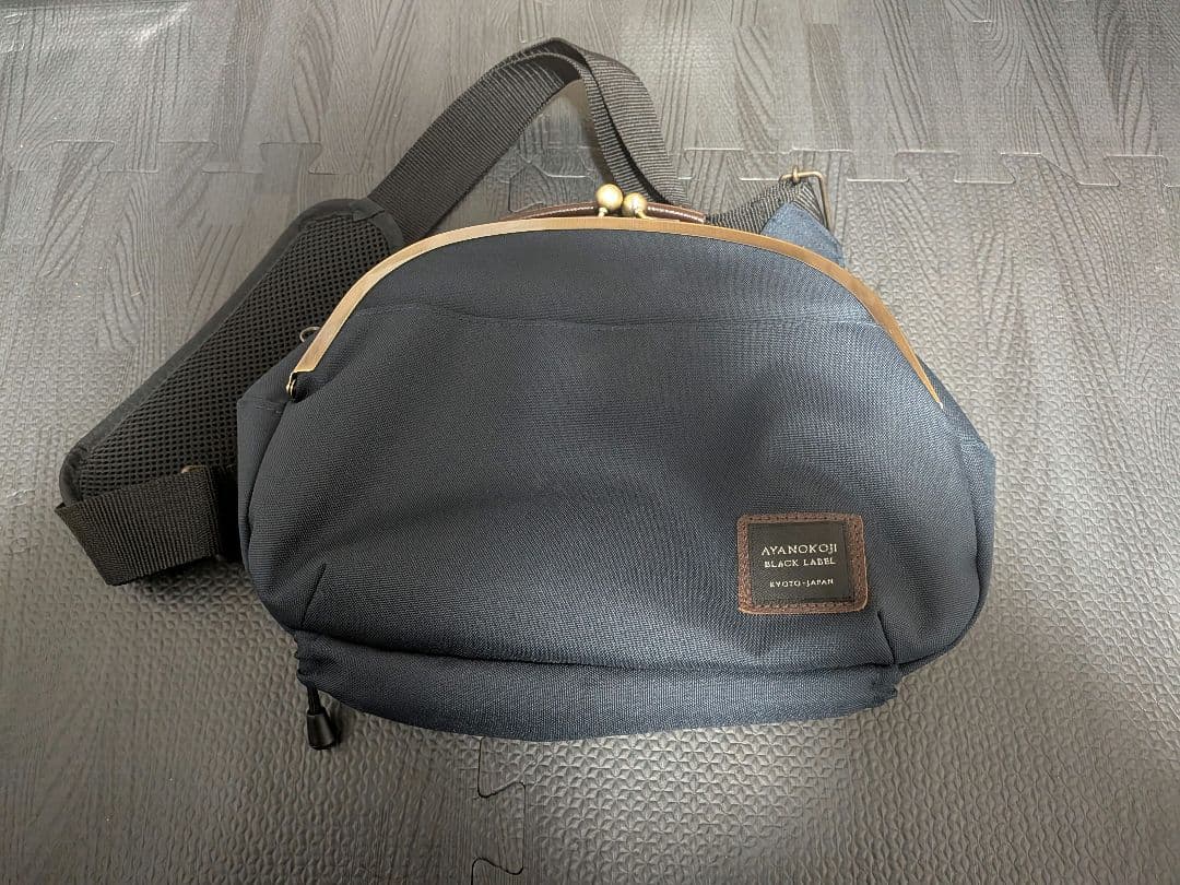 アヤノコウジ ブラックレーベル がま口 ポシェット型 ボディバッグ