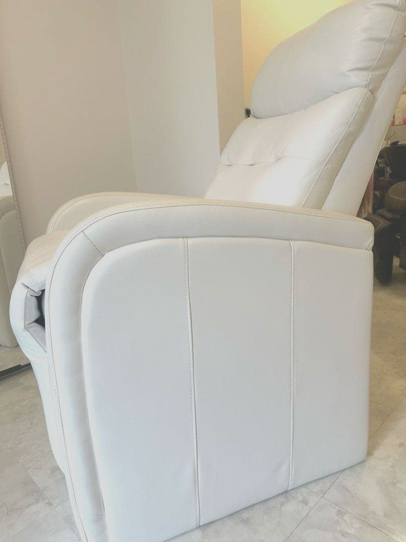 電動リクライニングチェア　SISTA シスタ　ホワイト【送料込み】