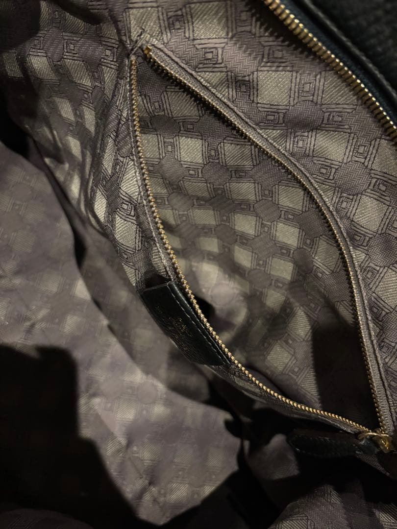 大幅値下げ！ETiAM エティアム　ｆｌｅｘｉダークグリーン　レザートートバッグ