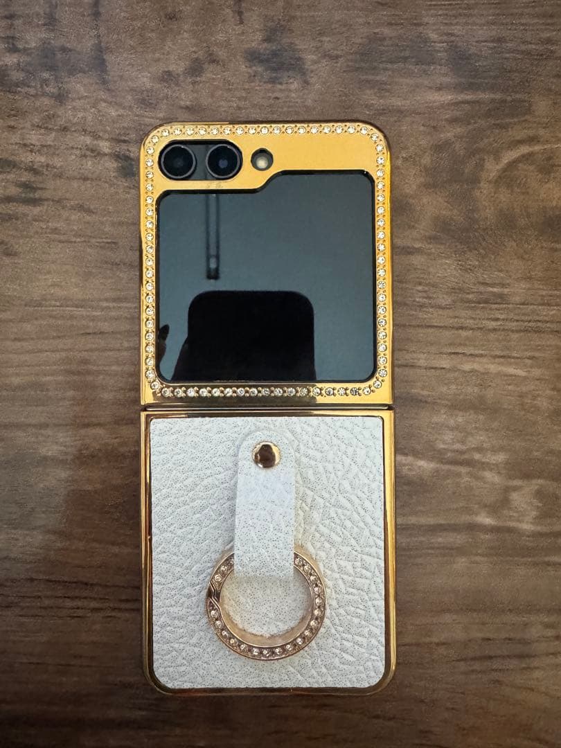 Samsung Galaxy Z Flip5 クリーム 国内版