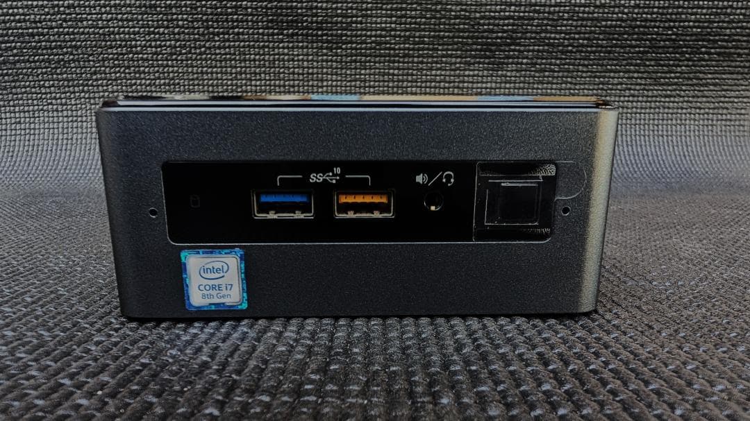 ミニPC　Intel NUC8i7BEH ベアボーン（完成品）