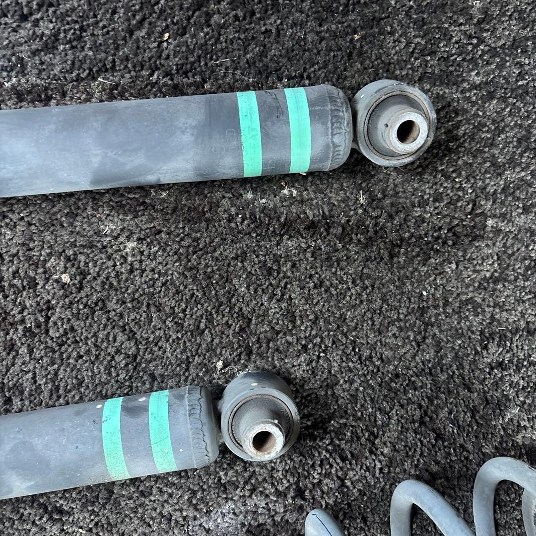 プリウス　30 純正サスペンション