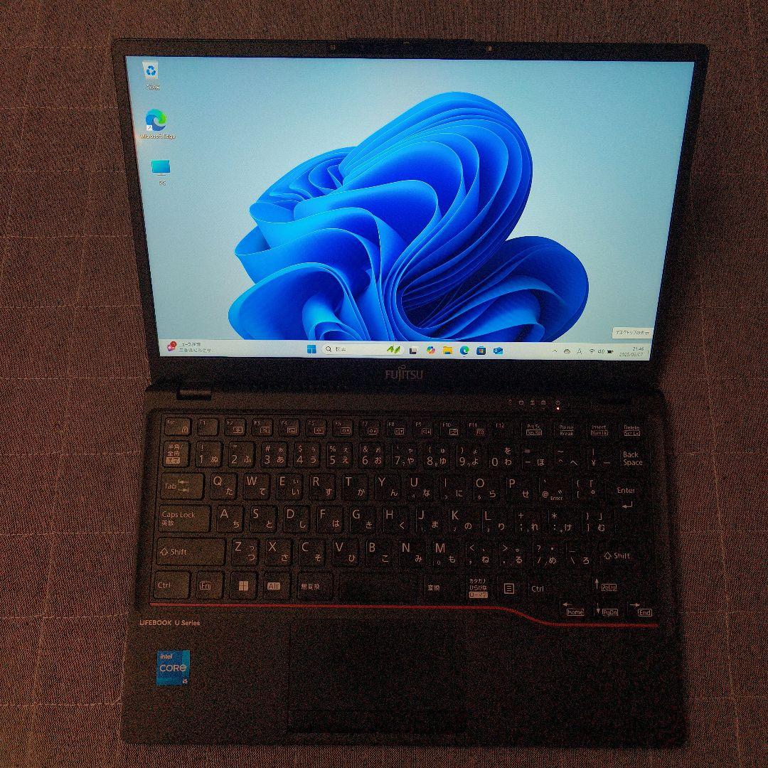 日本製 Fujitsu 美品 13世代 i5 32GB 新品 1TB 軽量薄型