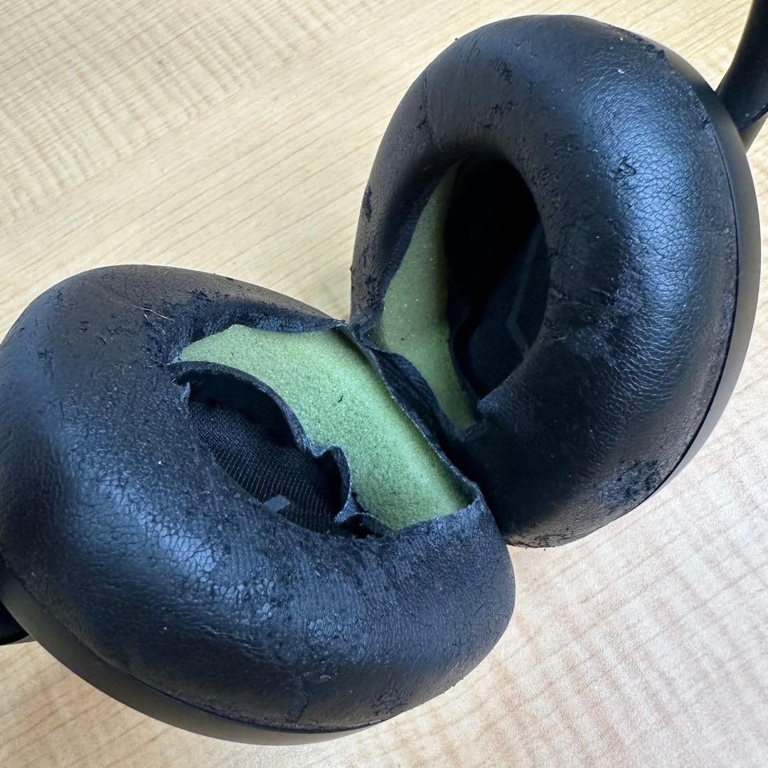 BOSE ワイヤレスヘッドホン　NC700HP