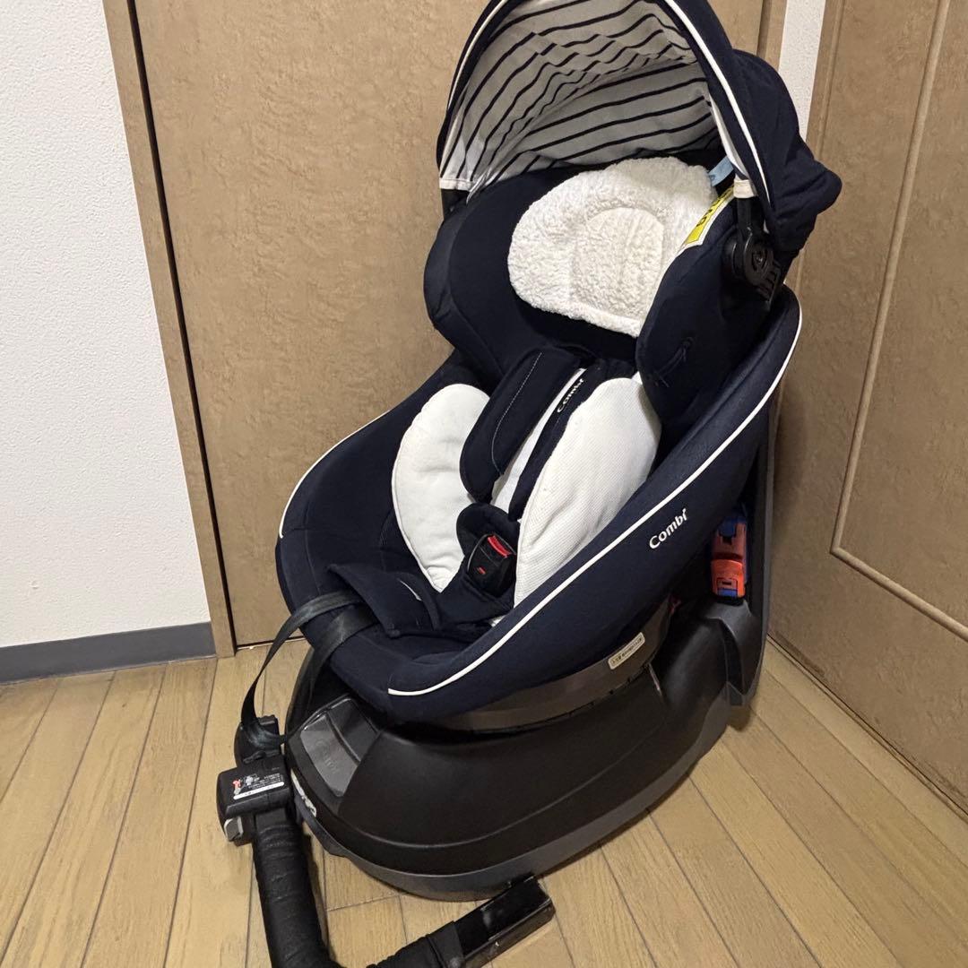 コンビ　チャイルドシート　回転式