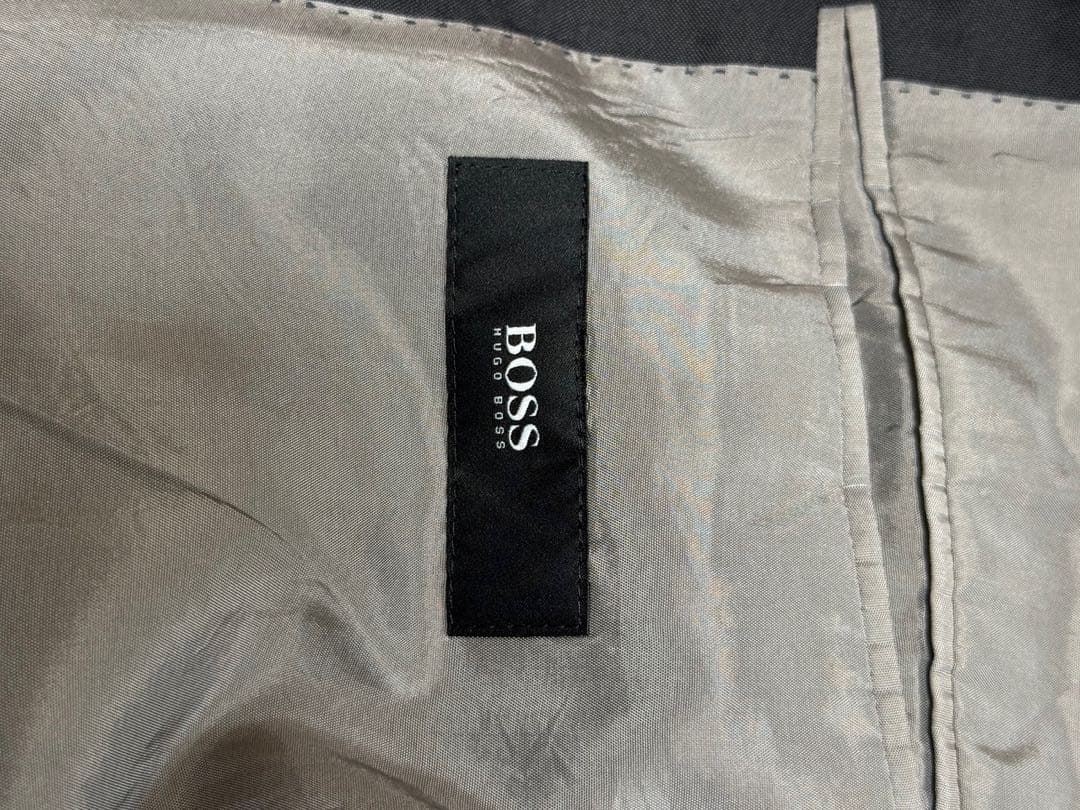 ③Hugo Boss ヒューゴボス スーツ グレー