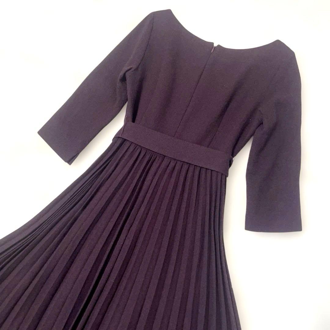 美品　シビラ　プリーツタックデザインウエストリボン付き　ウール　ロングワンピース