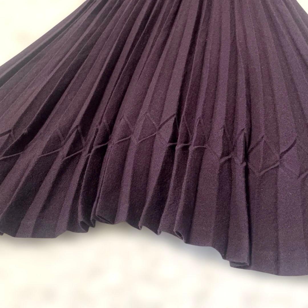 美品　シビラ　プリーツタックデザインウエストリボン付き　ウール　ロングワンピース