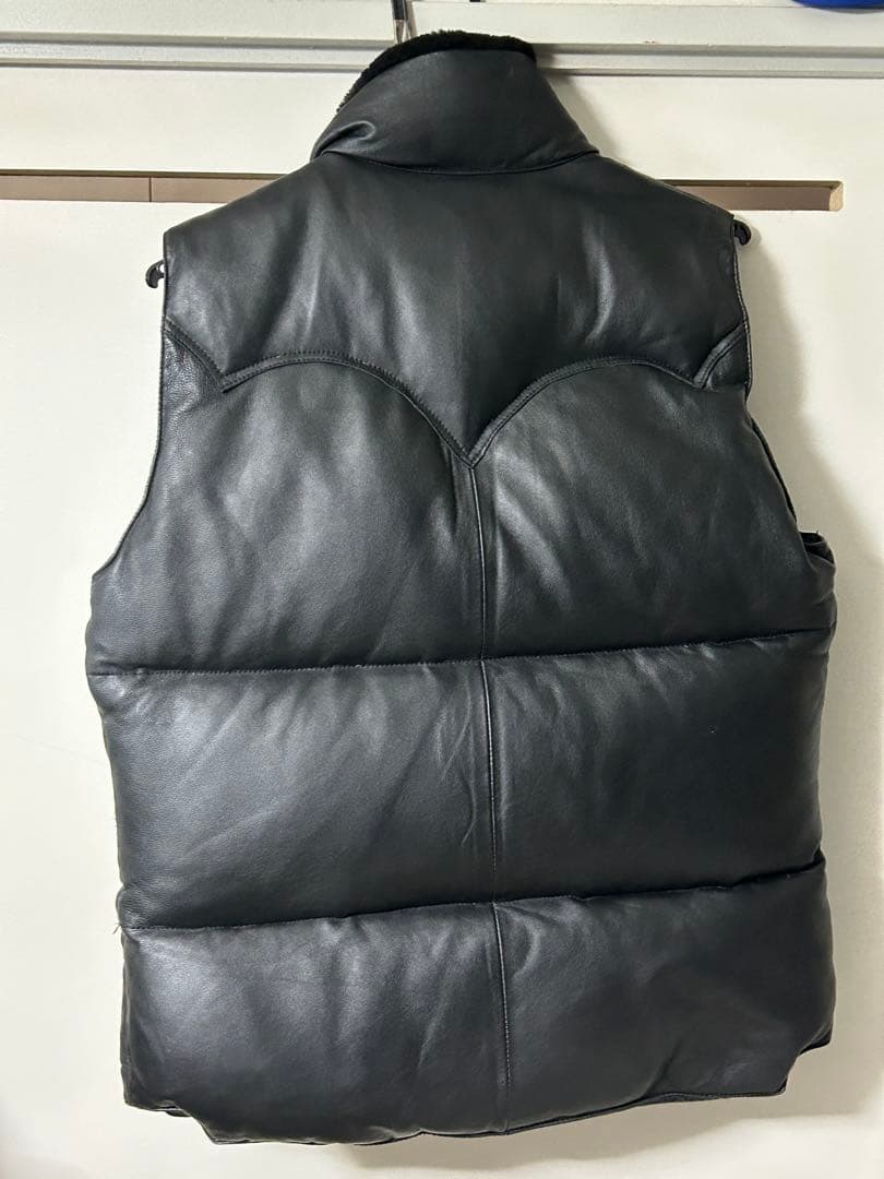 ラムレザー ダウンベスト 黒