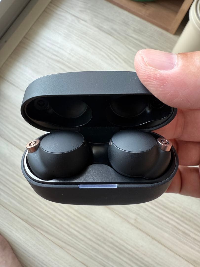 【美品】SONY WF-1000XM4 ワイヤレスイヤホン ブラック 1ヶ月使用