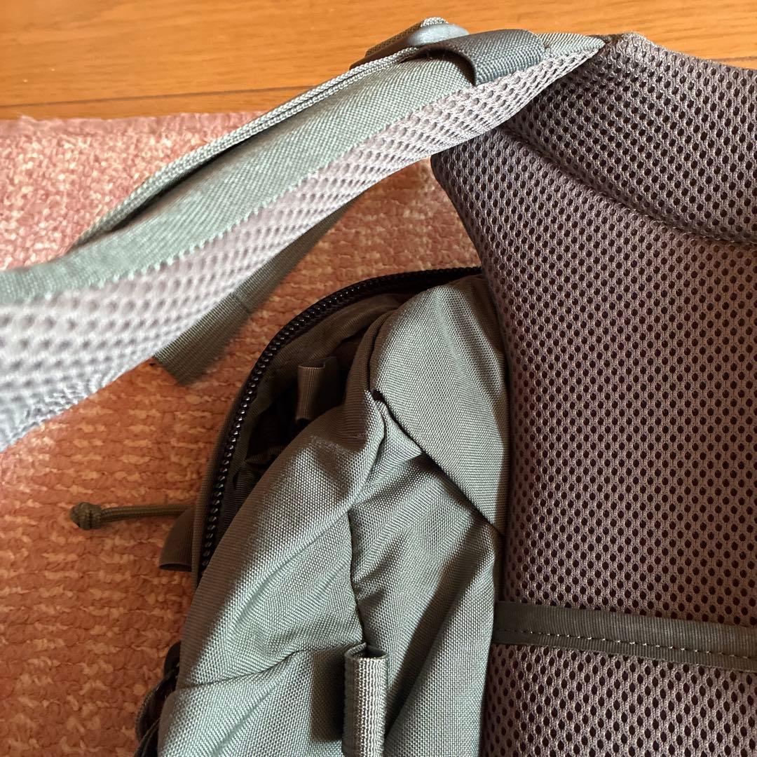 美品　ミステリーランチ　ストリートファイター　フォリッジ　刺繍ロゴ