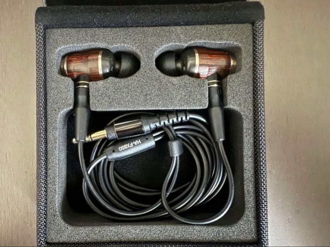 【ハイレゾ対応】JVC HA-FX850ウッドドーム型カナル有線イヤホン箱付き