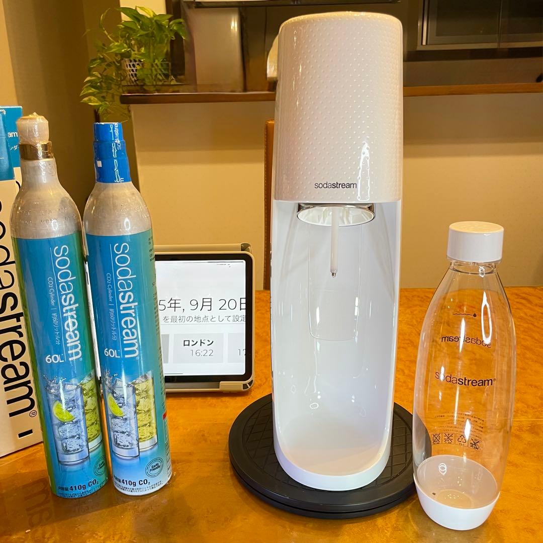 ほぼ新品ソーダストリーム スピリットW シリンダー2本 、未使用1Lボトル1本