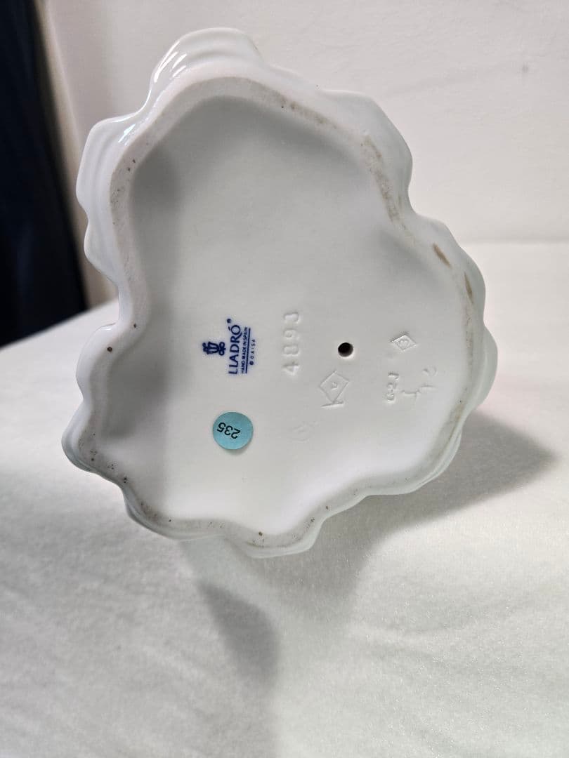 LLADRO 置物 リヤドロ 4893 仔犬とお散歩　仔犬を抱く貴婦人