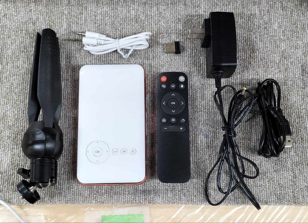 スマホ型プロジェクター　KABĒNI　T89