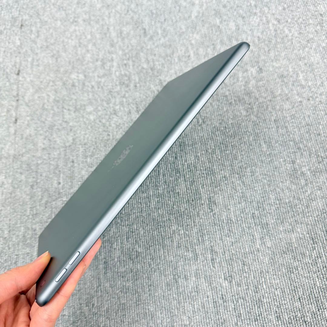 iPad 第7世代 (2019年モデル) 32GB Wi-Fi スペースグレイ