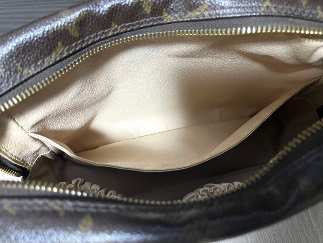 美品 LOUIS VUITTON ルイヴィトン トゥルーストワレット23 ポーチ