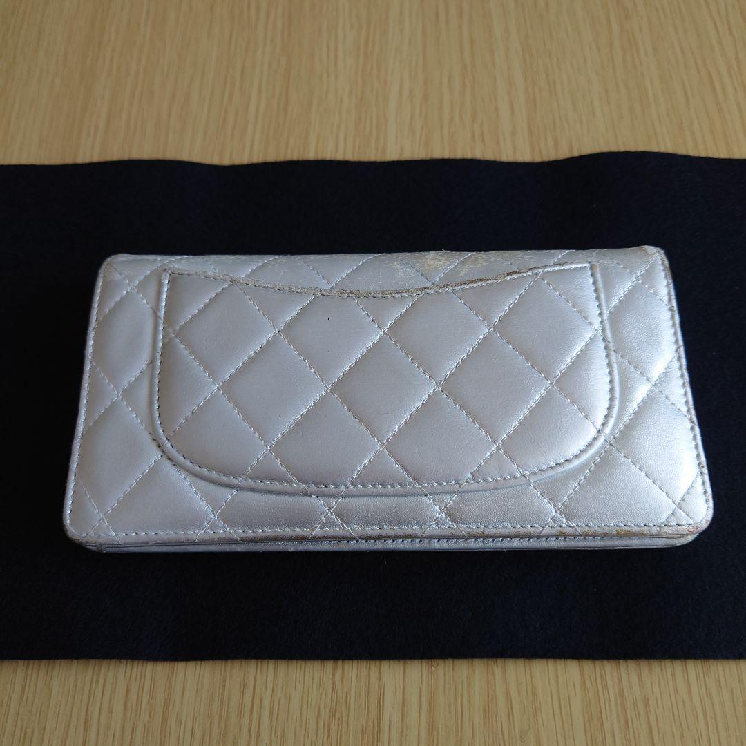 シャネル マトラッセ ラムスキン 長財布 シルバー