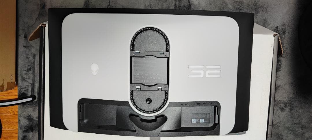 Dell AW3225QF 32インチ 曲面 QD-OLED ゲーミングモニター