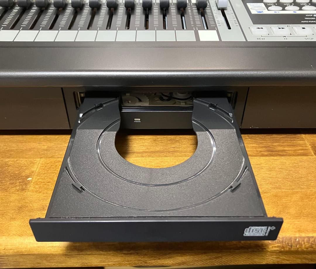 美品 KORG D3200（ペダル、USBケーブル、ソフトケース付）