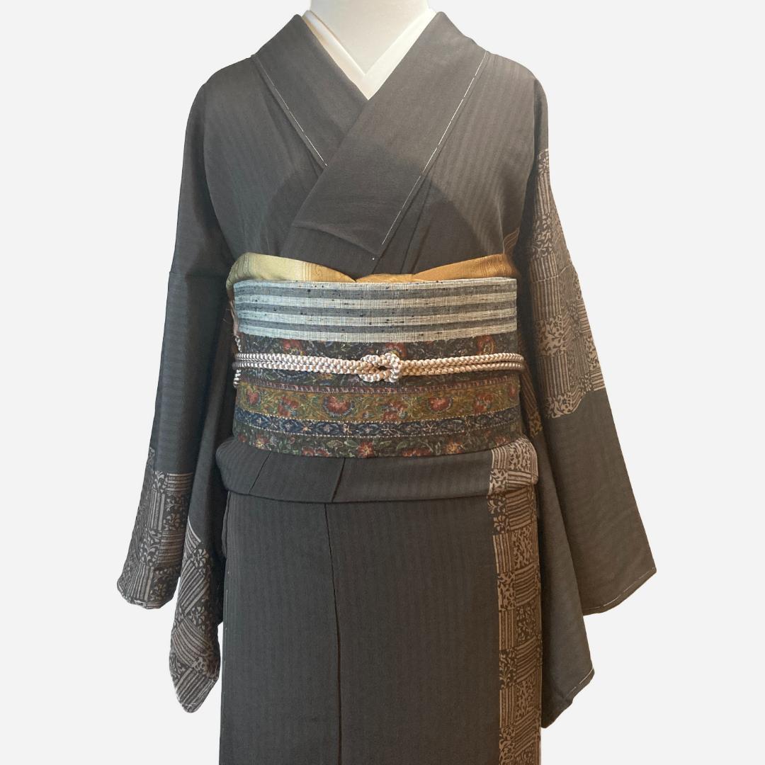 小紋　こげ茶色　裄69　身丈166.5　袷　正絹　着物