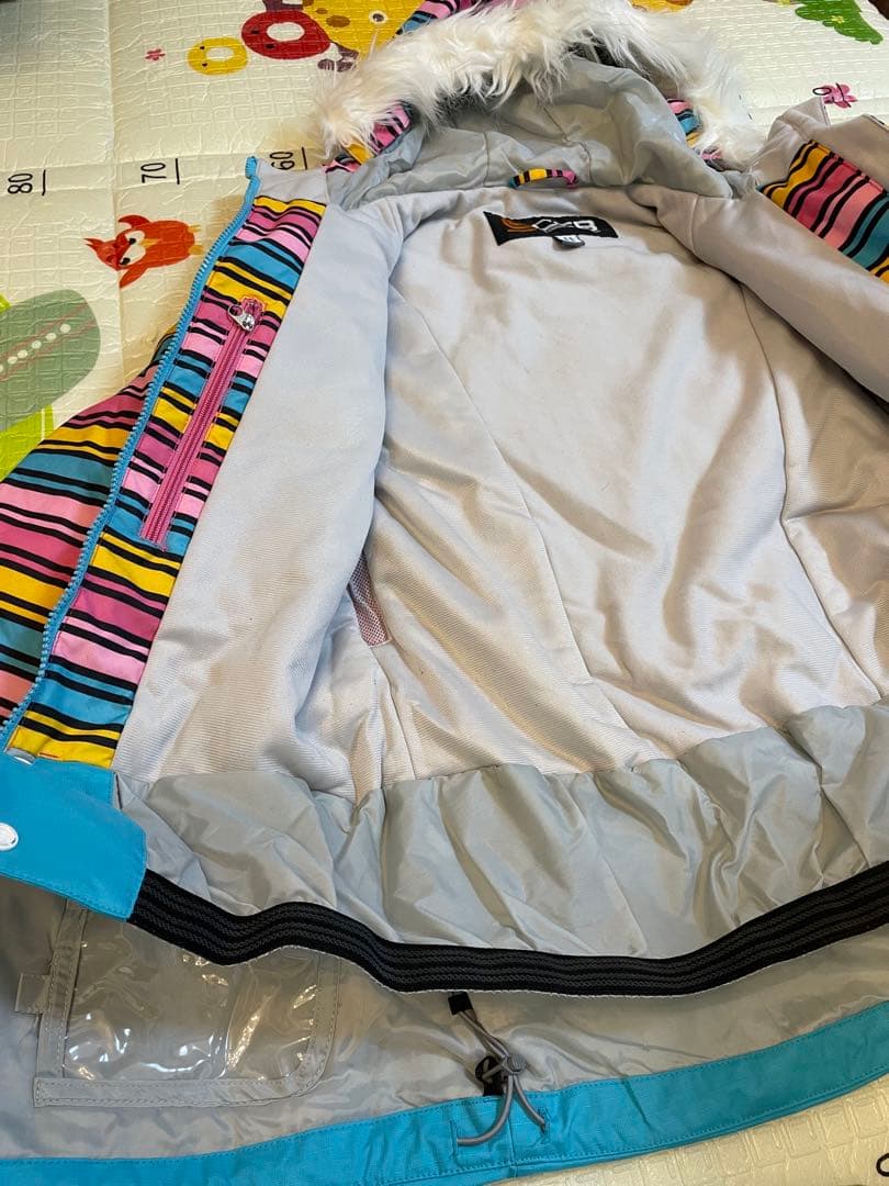 スノーボード身長157〜160cmとブーツ23.5cmとウェア上11サイズ