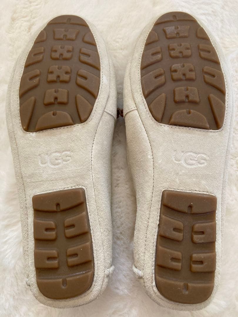 UGG モカシン オフホワイト