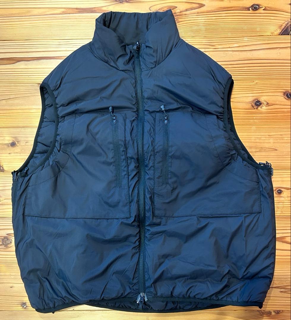 ま*ん様 TECH REVERSIBLE CLIMBERS PUFF VEST