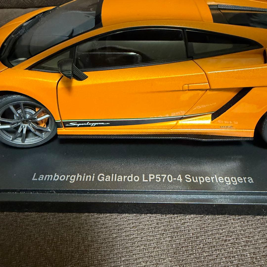 ハチハチAUTOart Lamborghini Gallardo