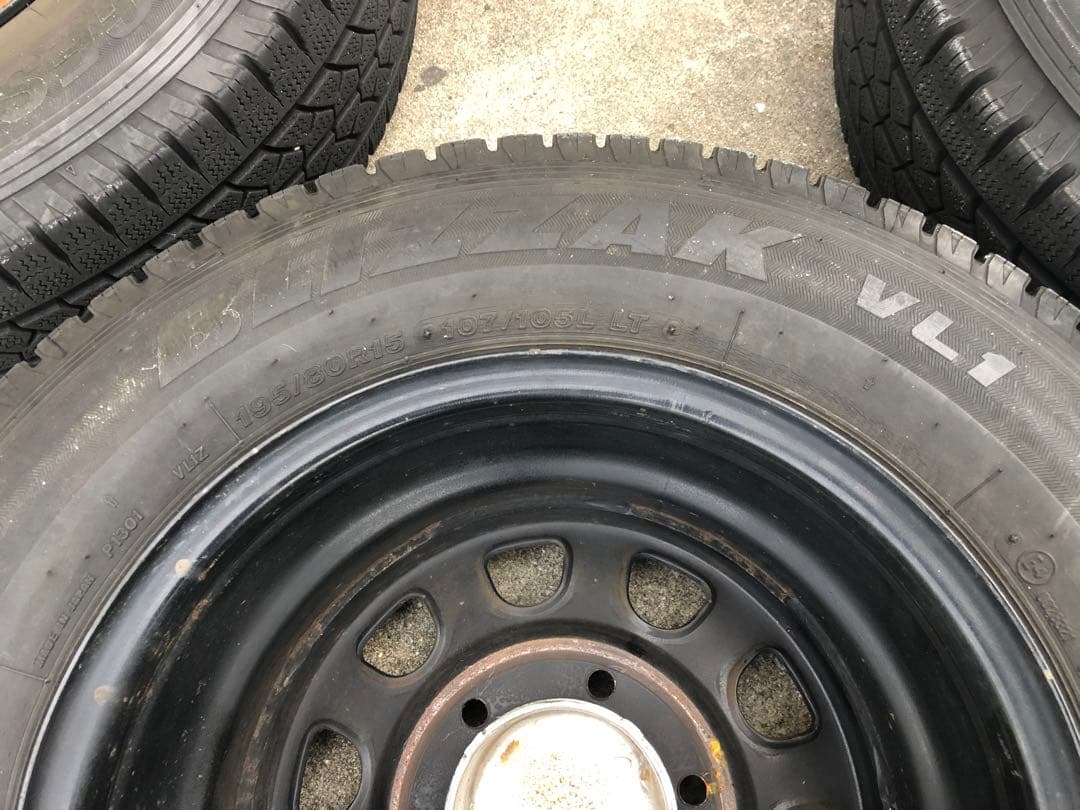 スタッドレスタイヤ 15インチ デイトナ DAYTONA ハイエース VL1