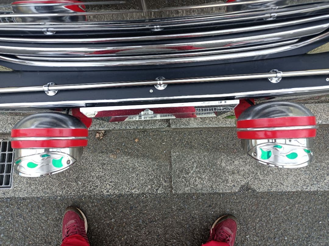 デコトラフォグランプバイザー付き