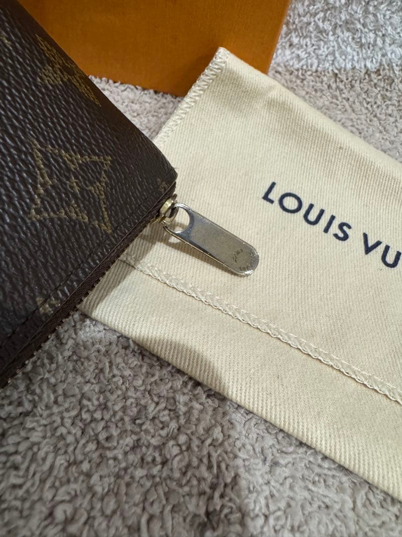 LOUIS VUITTON モノグラム ケース