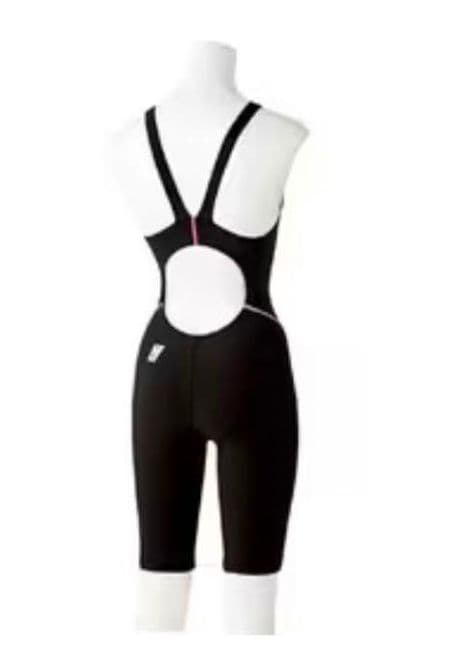 新品 arena 競泳水着 ARN-2000WN