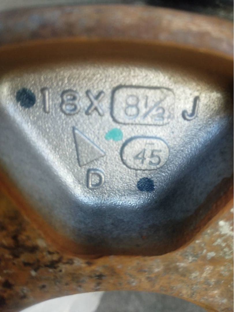 ADVAN Racing 18インチ 8.5J艶ブラックホイール4本セット