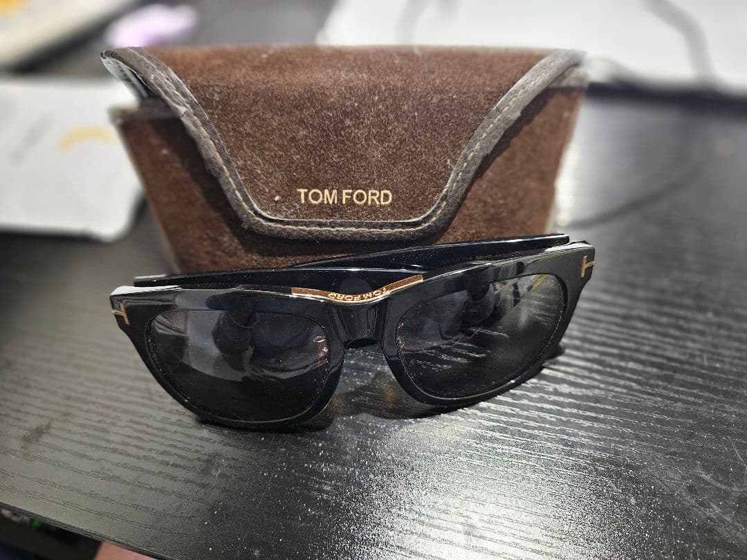 TOM FORD ブラック サングラス 付属ケース付き