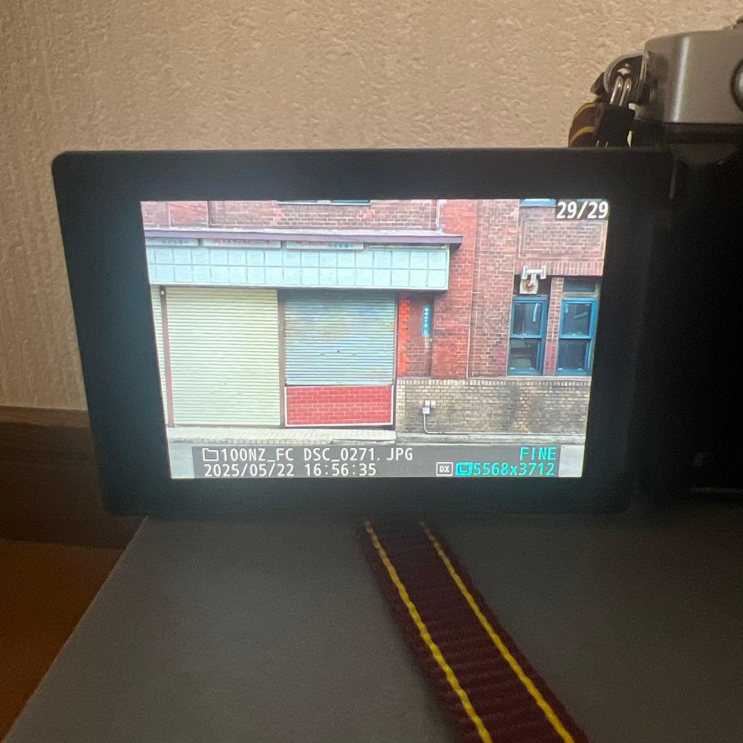 Nikon Z fc スペシャルエディション　ミラーレスカメラ 本体とレンズ付き