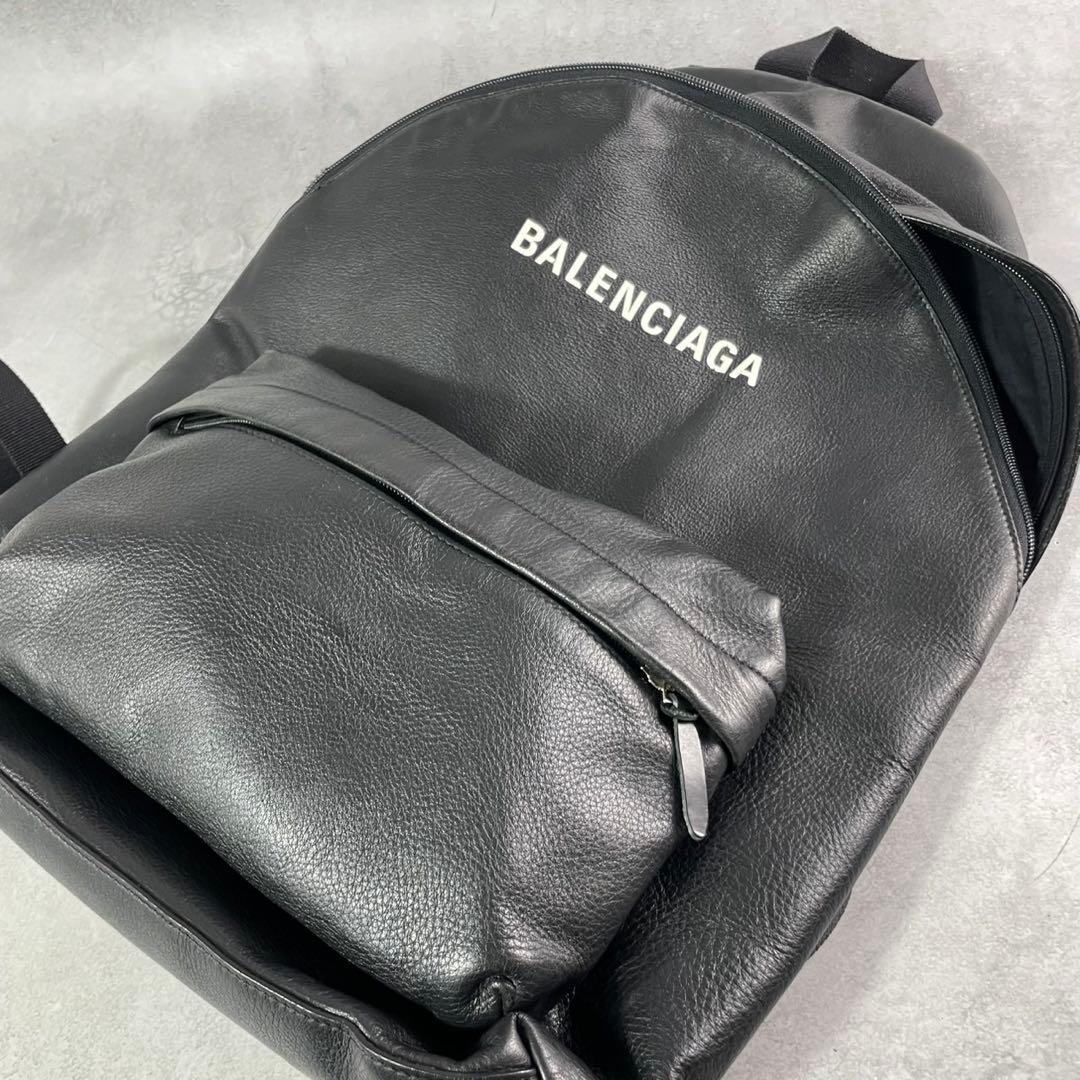 バレンシアガ エブリデイ バックパック レザー リュック ロゴ 大容量 ブラック